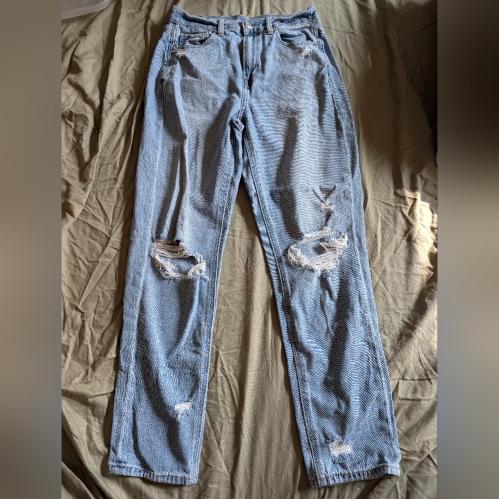 American Eagle Light Blue Mom Jeans